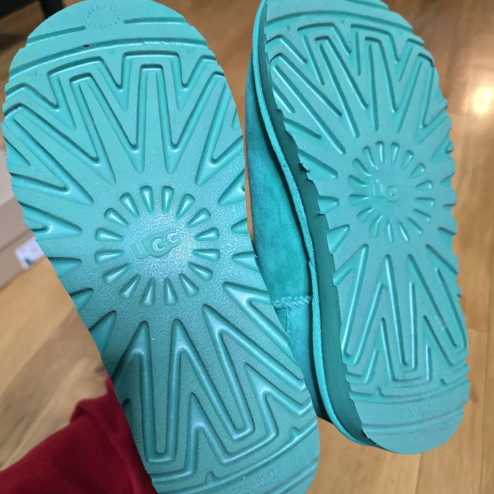 UGG Classic Short II Boots Emerald Green Size 5 - Picture 8 of 14